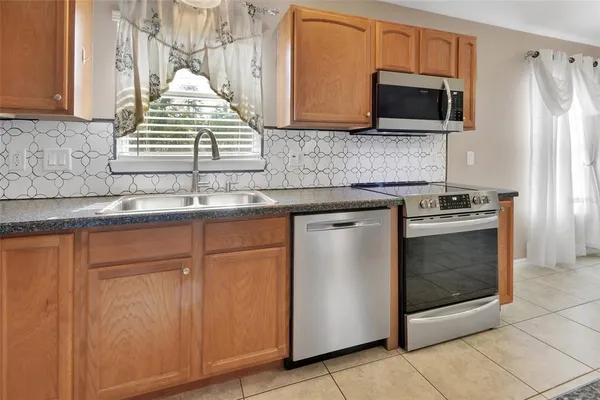 $329,900 | 43746 Sunset Drive, Paisley, FL 32767