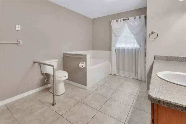 $329,900 | 43746 Sunset Drive, Paisley, FL 32767