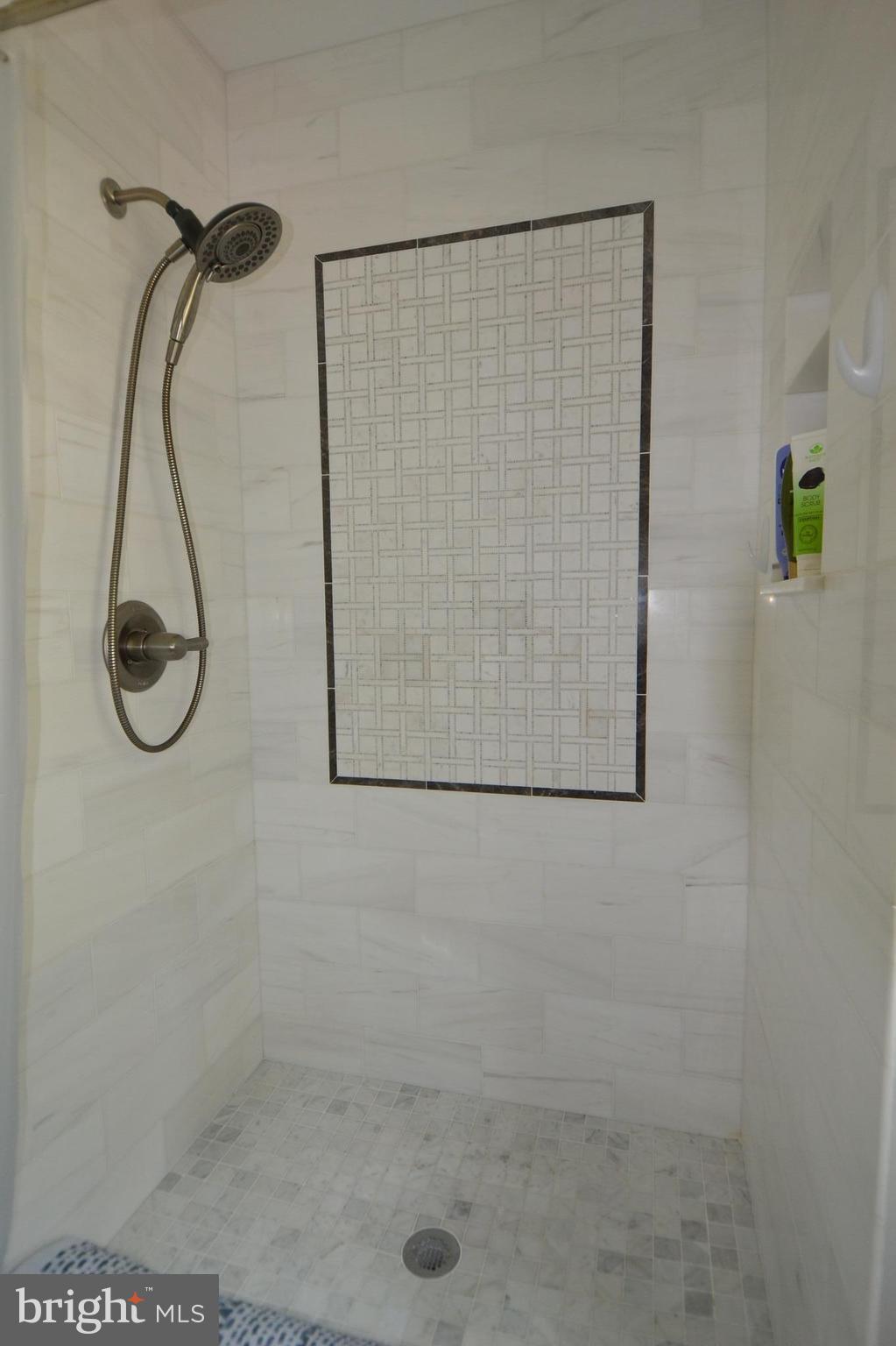 8570 Chester Grove Court Springfield, VA 22153 - Photo 16 of 25 Bath