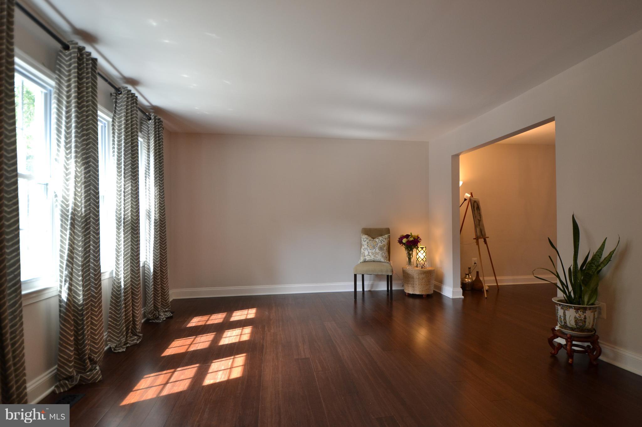8570 Chester Grove Court Springfield, VA 22153 - Photo 4 of 25 Living Room