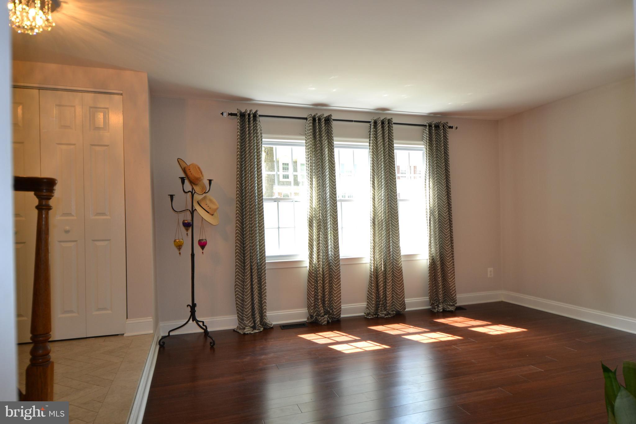8570 Chester Grove Court Springfield, VA 22153 - Photo 5 of 25 Living Room