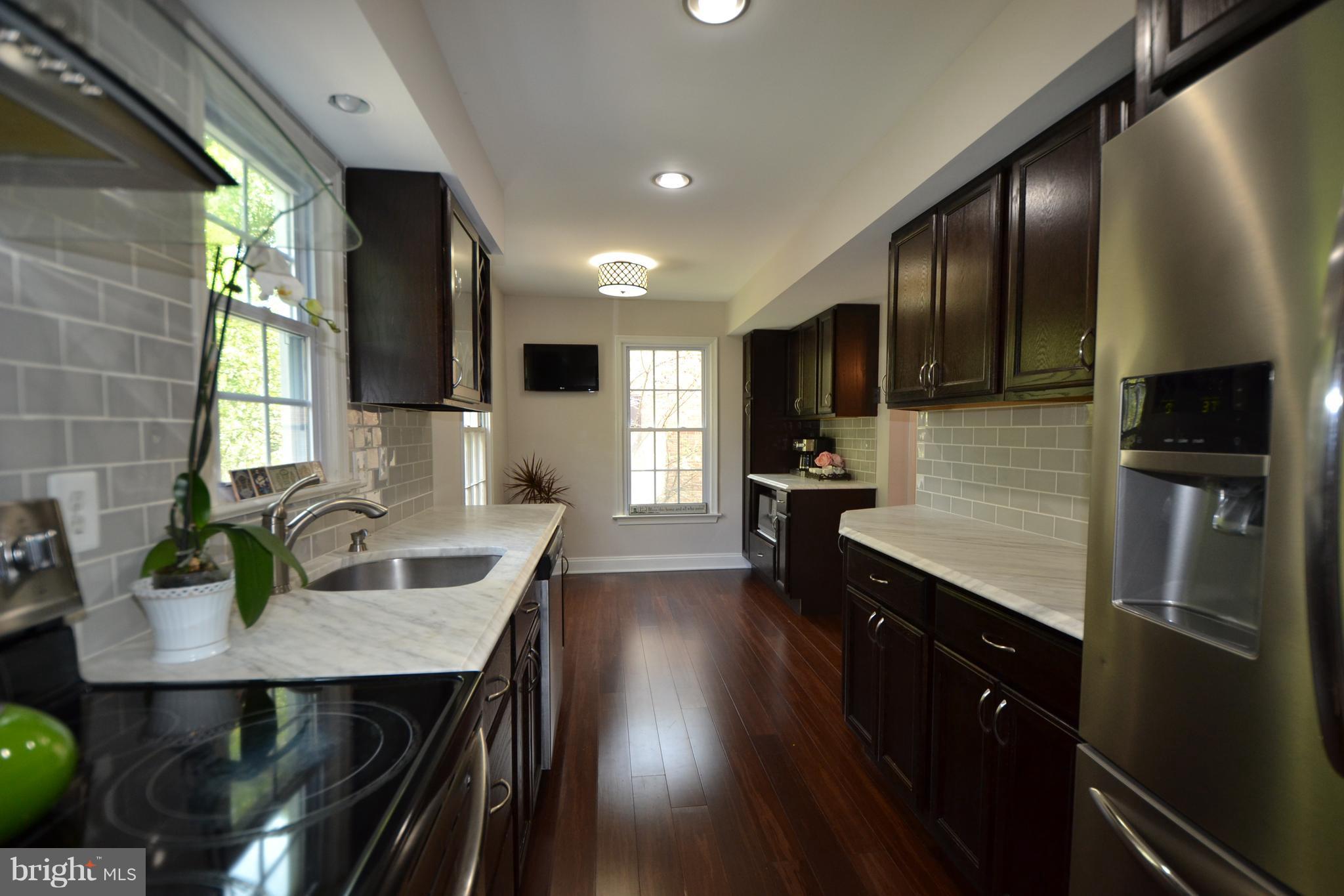 8570 Chester Grove Court Springfield, VA 22153 - Photo 9 of 25 Dining Room