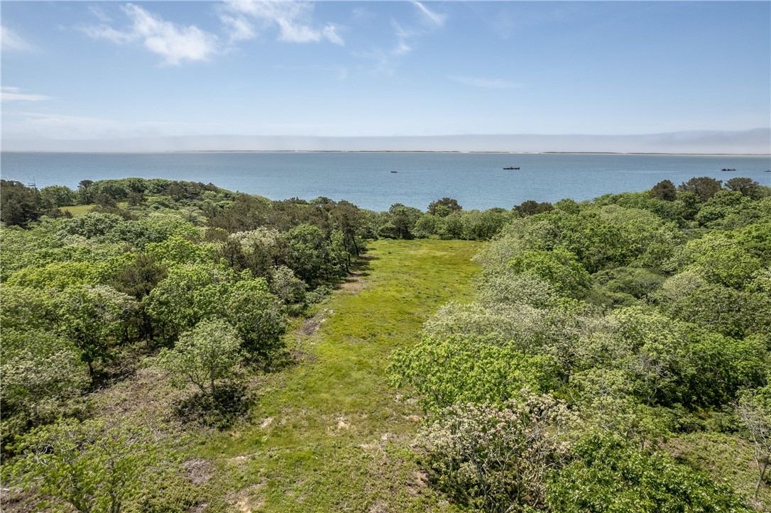 37 Jeremiah Road Edgartown, MA 02539 - Photo 1 of 37