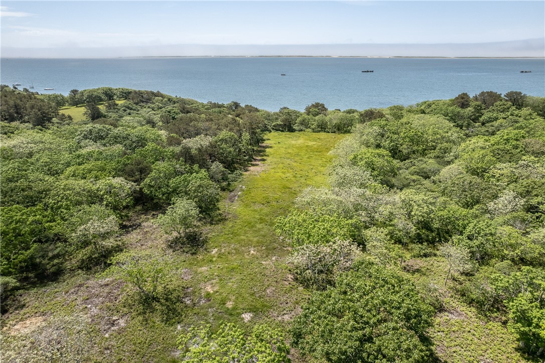 37 Jeremiah Road Edgartown, MA 02539 - Photo 2 of 37