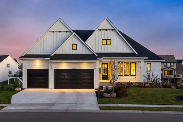 $1,225,000 | 16717 47th Place North, Plymouth, MN 55446