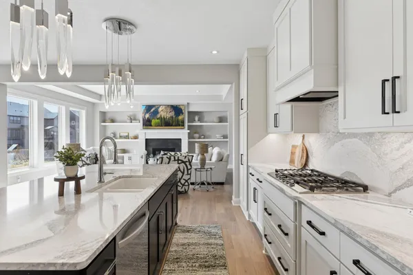 $1,225,000 | 16717 47th Place North, Plymouth, MN 55446