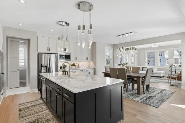 $1,225,000 | 16717 47th Place North, Plymouth, MN 55446