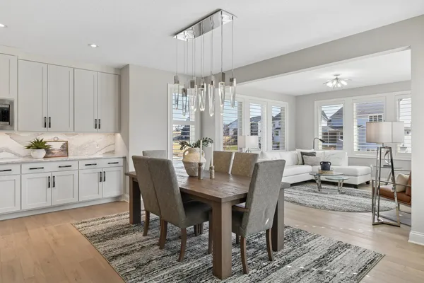 $1,225,000 | 16717 47th Place North, Plymouth, MN 55446