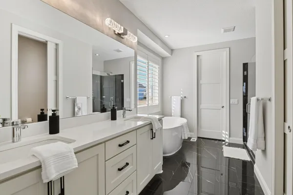 $1,225,000 | 16717 47th Place North, Plymouth, MN 55446