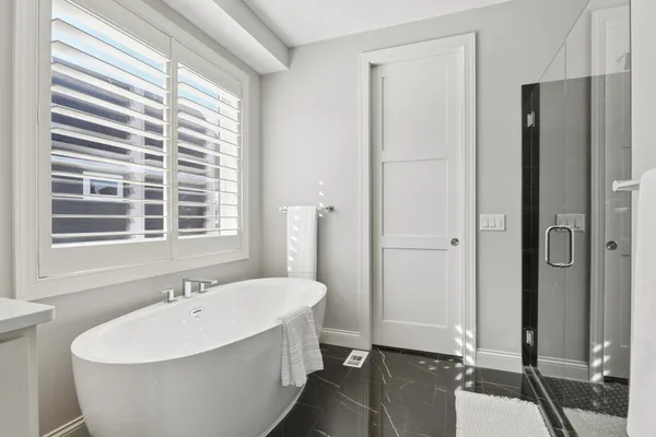 $1,225,000 | 16717 47th Place North, Plymouth, MN 55446