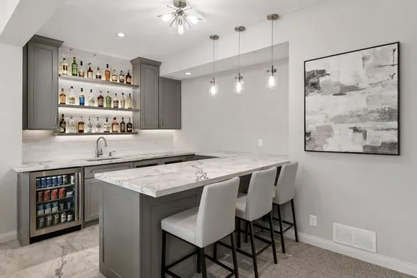 $1,225,000 | 16717 47th Place North, Plymouth, MN 55446