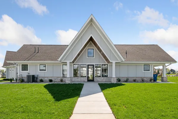 $1,225,000 | 16717 47th Place North, Plymouth, MN 55446