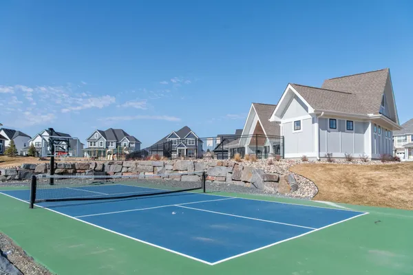 $1,225,000 | 16717 47th Place North, Plymouth, MN 55446