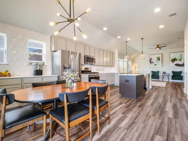 $2,200 | 129 Broken Oak Drive, Liberty Hill, TX 78642