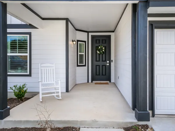 $2,200 | 129 Broken Oak Drive, Liberty Hill, TX 78642