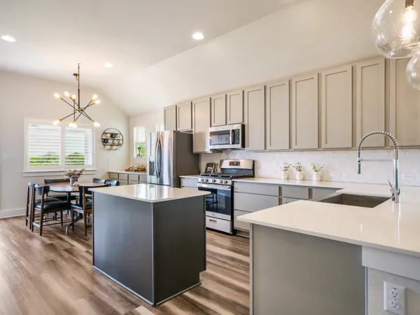 $2,200 | 129 Broken Oak Drive, Liberty Hill, TX 78642