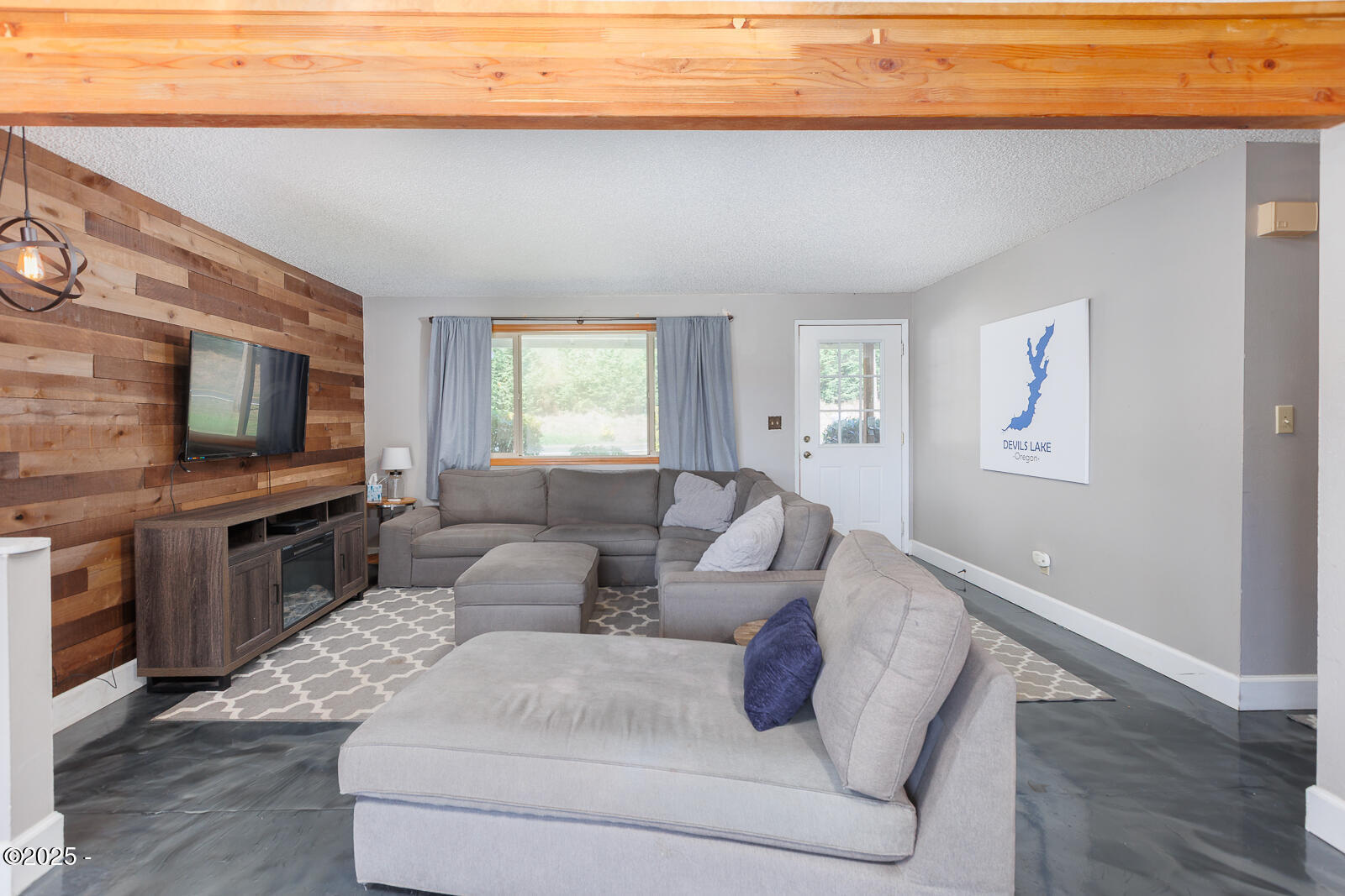 4724 Northeast Loop Drive Otis, OR 97368 - Photo 10 of 37 -05