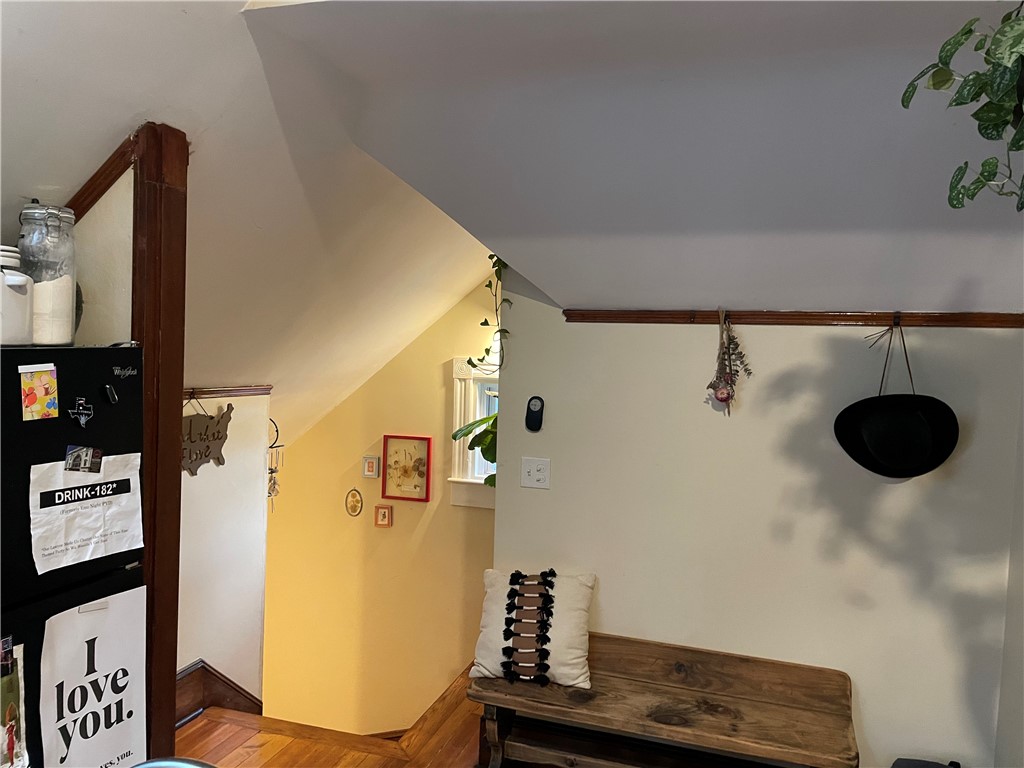 121 Rutherglen Avenue Providence, RI 02907 - Photo 14 of 22