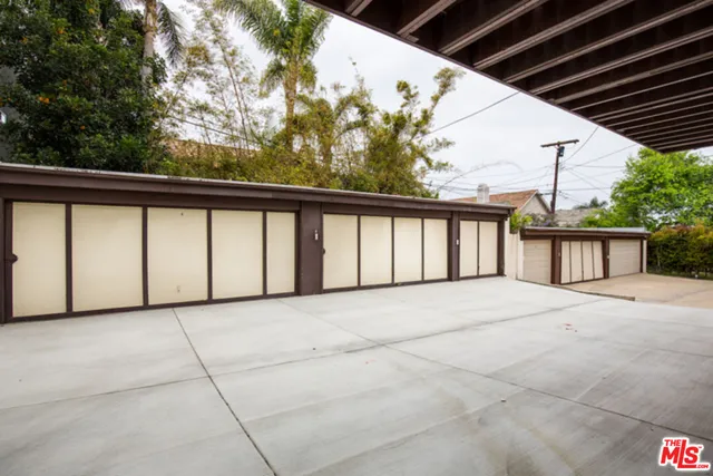 a sign that is on the side of the road