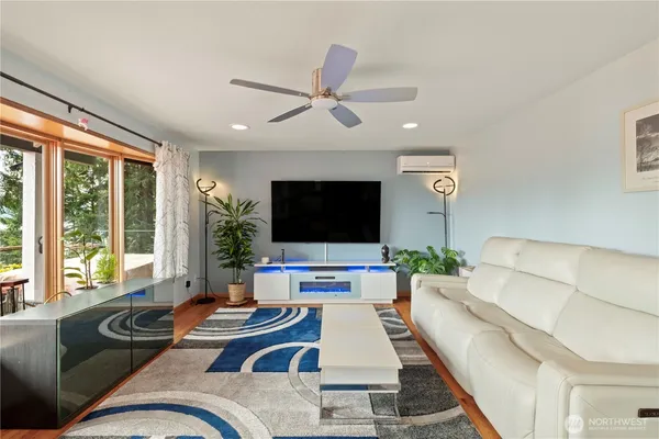 $815,000 | 50 Northeast Alta Vista Drive, Belfair, WA 98528