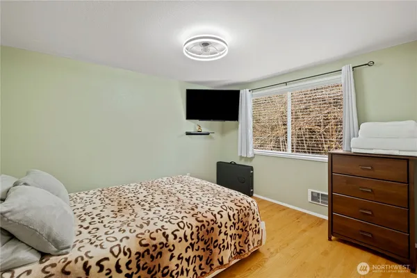 $815,000 | 50 Northeast Alta Vista Drive, Belfair, WA 98528