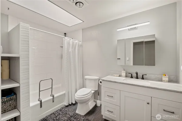 $815,000 | 50 Northeast Alta Vista Drive, Belfair, WA 98528