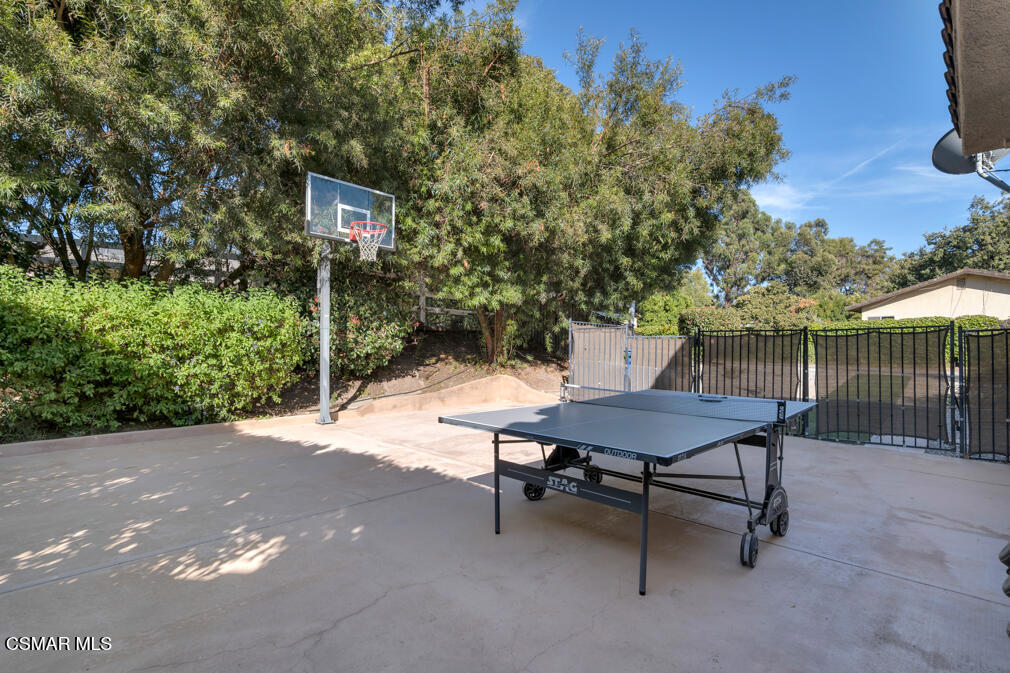 815 Rancho Road Thousand Oaks, CA 91362 - Photo 6 of 40