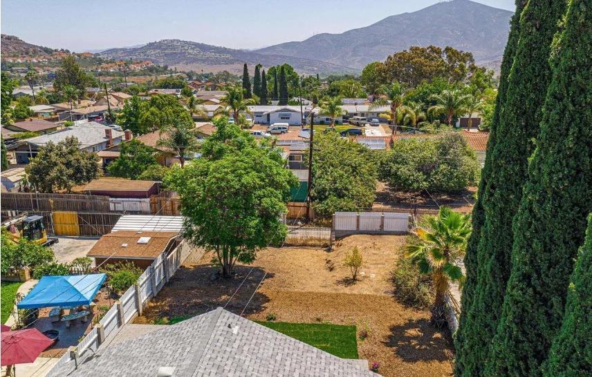 635 Paraiso Avenue Spring Valley, CA 91977 - Photo 6 of 27 a view of a city