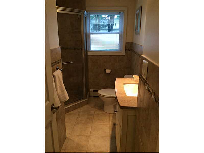2 Congress Road Barrington, RI 02806 - Photo 16 of 23 Bathroom.