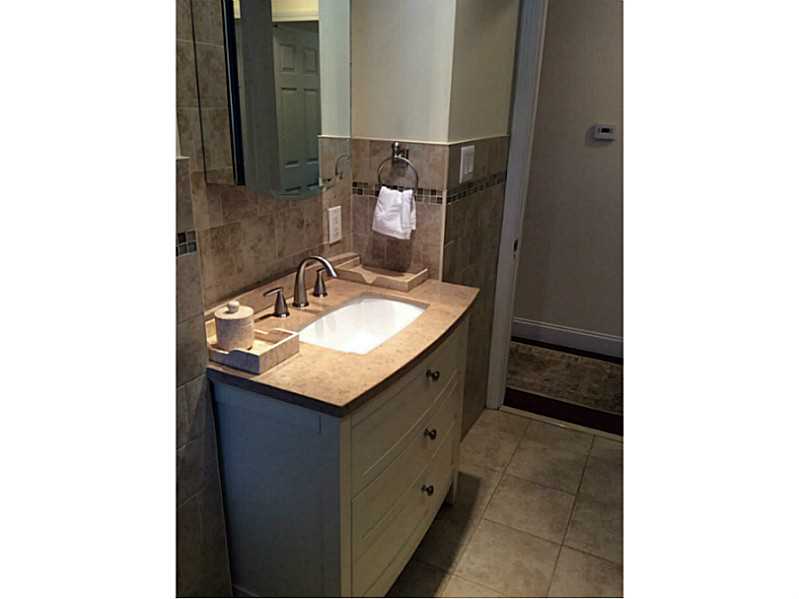2 Congress Road Barrington, RI 02806 - Photo 18 of 23 Bathroom.