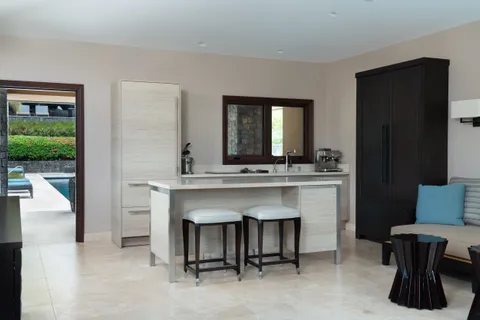 $26,000,000 | 215 Plantation Club Drive, Lahaina, HI 96761