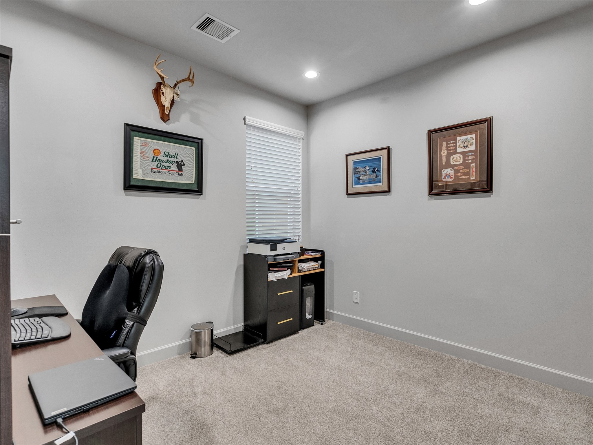 5702 Rucio Lane Houston, TX 77092 - Photo 23 of 30 a view of workspace with a couch