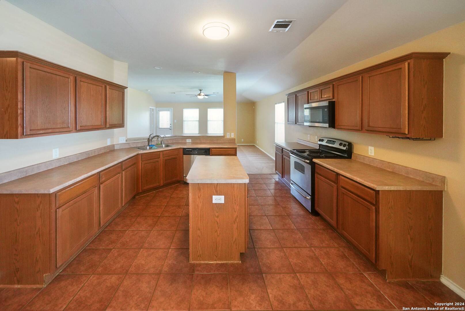 320 Longhorn Way Cibolo, TX 78108 - Photo 12 of 36
