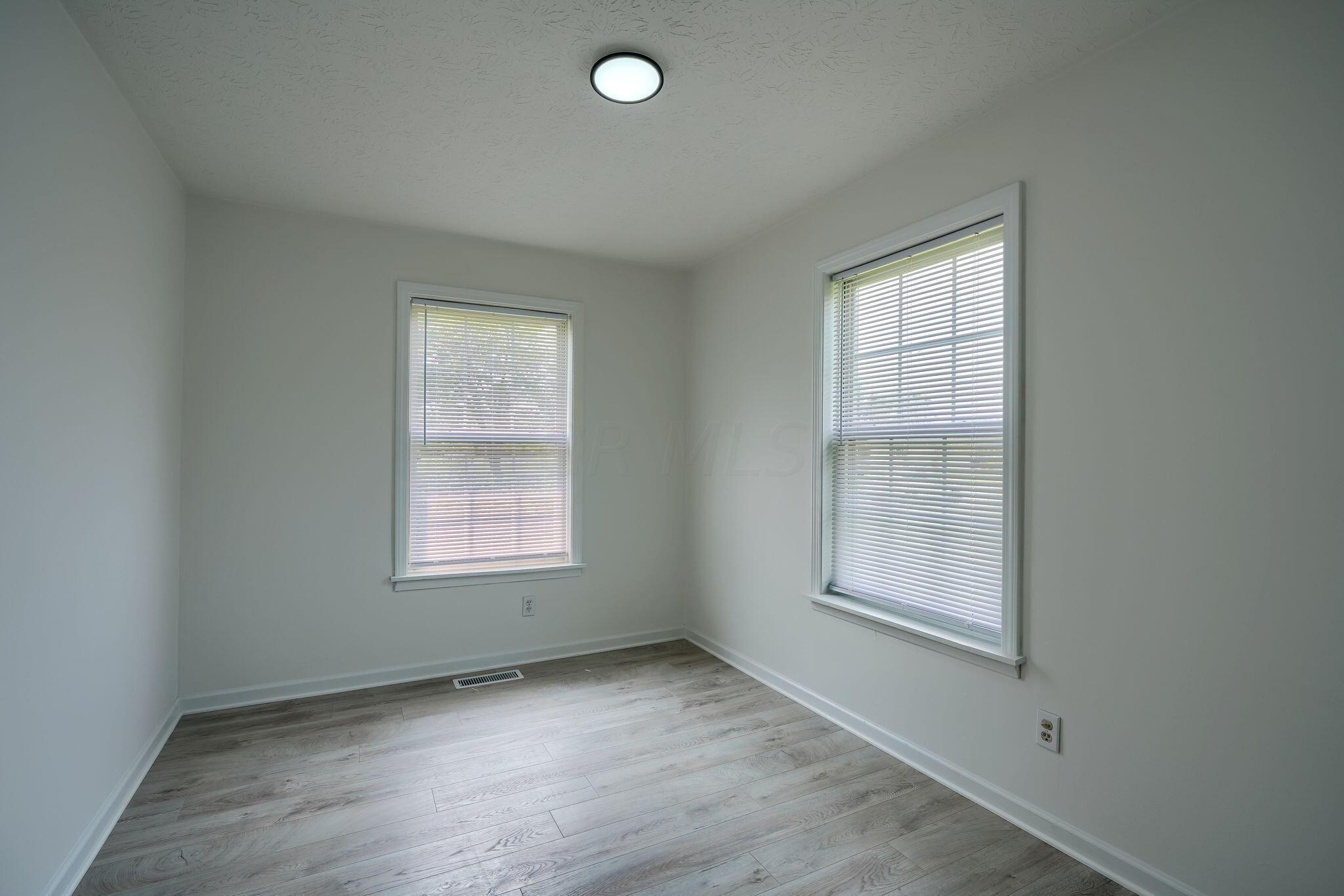 860 Colton Road Columbus, OH 43207 - Photo 17 of 29 28-web-or-mls-860 Colton Rd (35)