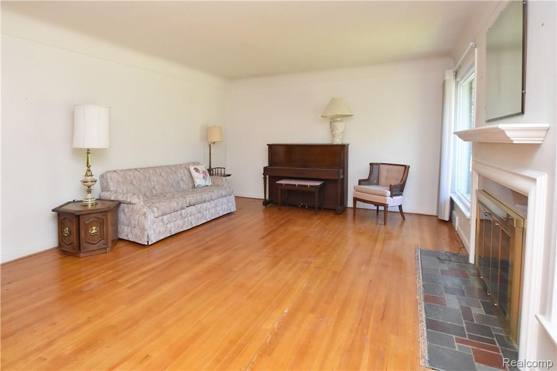 16279 Beverly Road Franklin, MI 48025 - Photo 6 of 38 16279 Beverly_06.JPG
