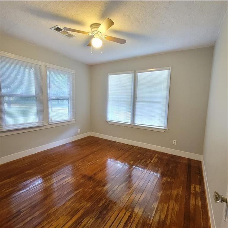 522 Aron Street Baytown, TX 77520 - Photo 8 of 9