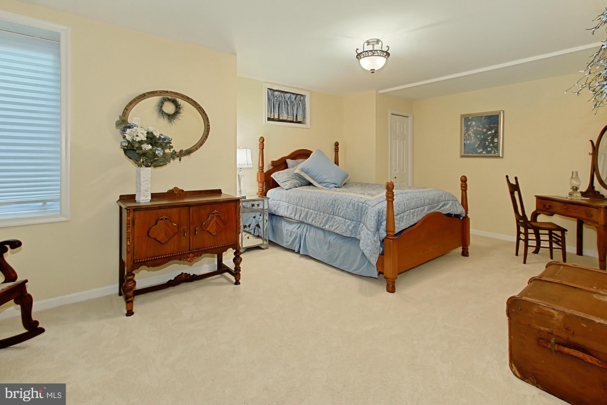 8127 Ridge Creek Way Springfield, VA 22153 - Photo 25 of 30 a living room with furniture