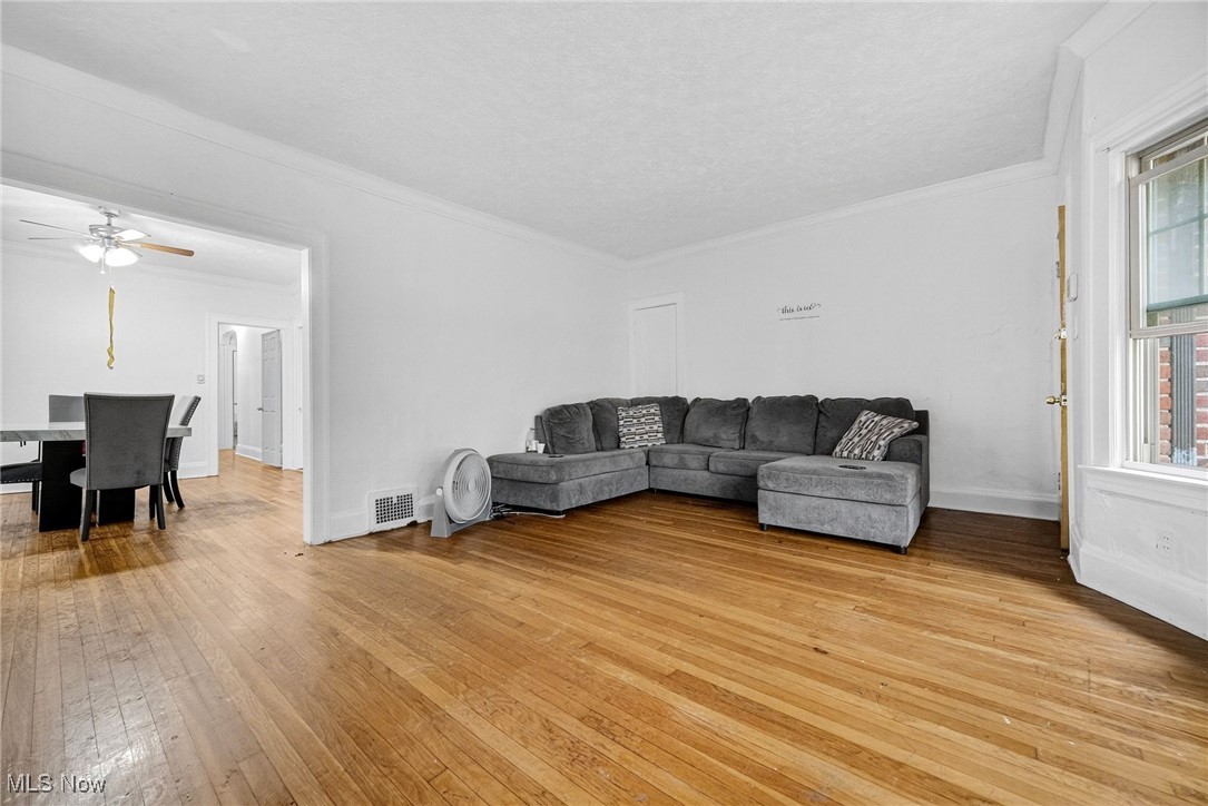 1558 Ivydale Road Cleveland, OH 44118 - Photo 10 of 47 Gallery Image 10
