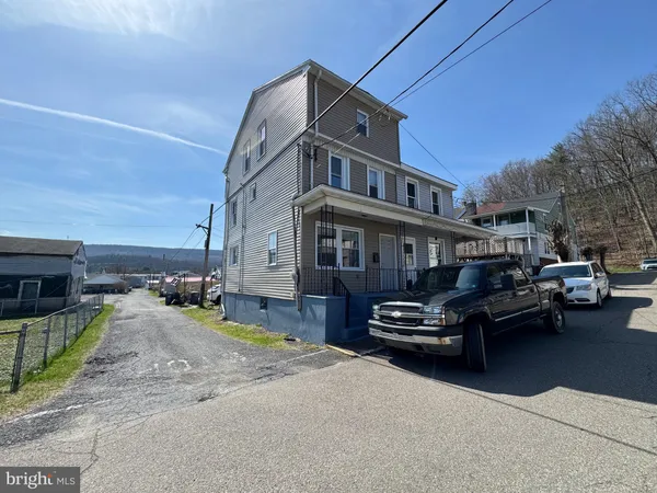 $1,100 | 4 Federal Street, New Philadelphia, PA 17959