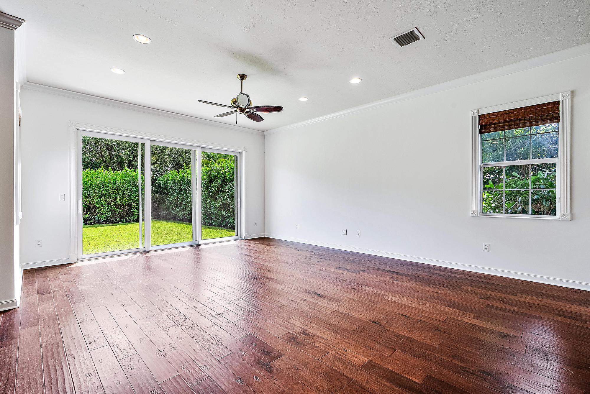 3339 Duval Street Jupiter, FL 33458 - Photo 20 of 58 Living