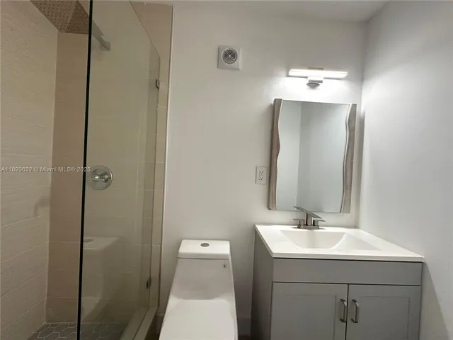 $3,950 | 3952 Southwest 136th Avenue, Unit 1, Miami, FL 33175