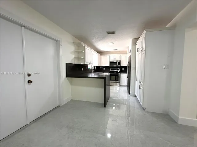 $3,950 | 3952 Southwest 136th Avenue, Unit 1, Miami, FL 33175