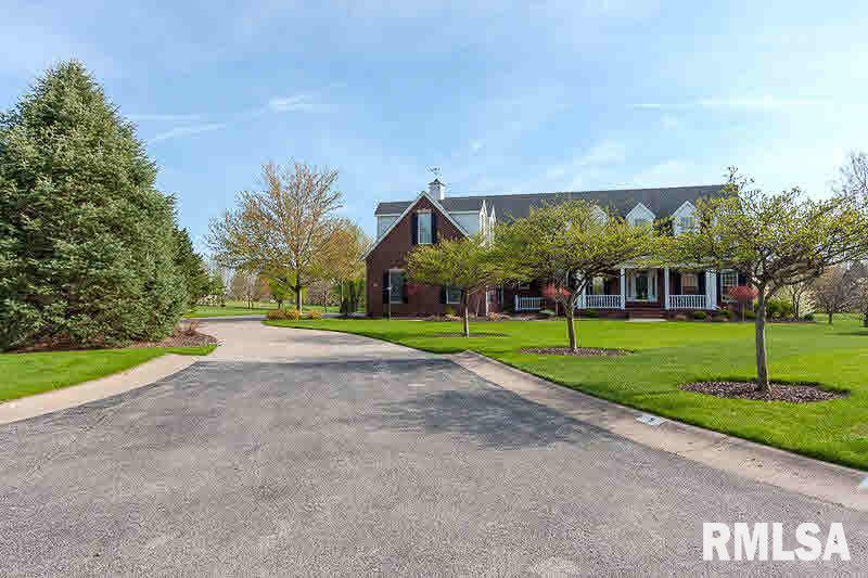 5 High Point Place Bettendorf, IA 52722 - Photo 2 of 24