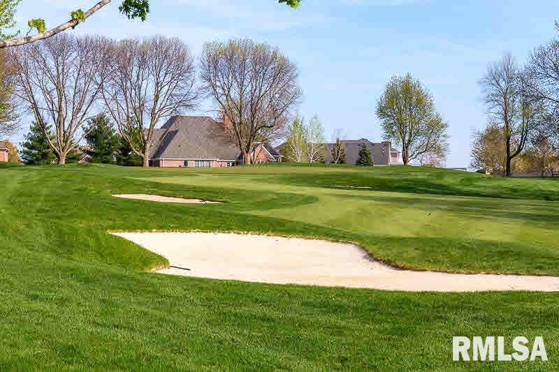 5 High Point Place Bettendorf, IA 52722 - Photo 4 of 24