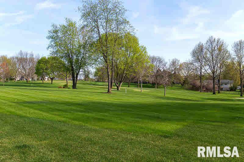 5 High Point Place Bettendorf, IA 52722 - Photo 6 of 24