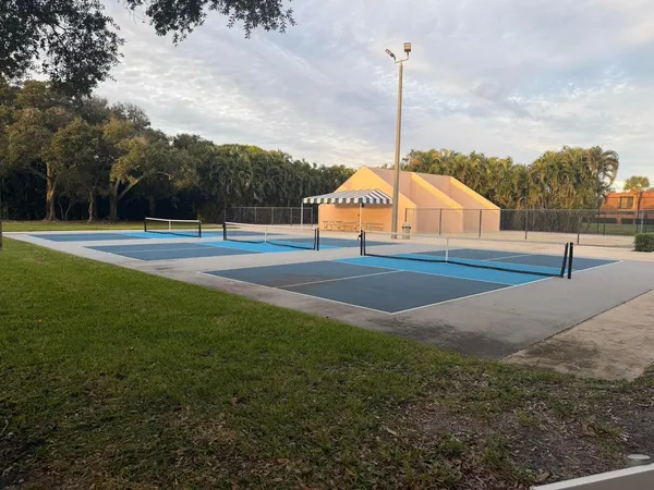 $2,450 | 7117 71st Way, West Palm Beach, FL 33407