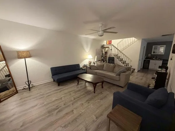 $2,450 | 7117 71st Way, West Palm Beach, FL 33407