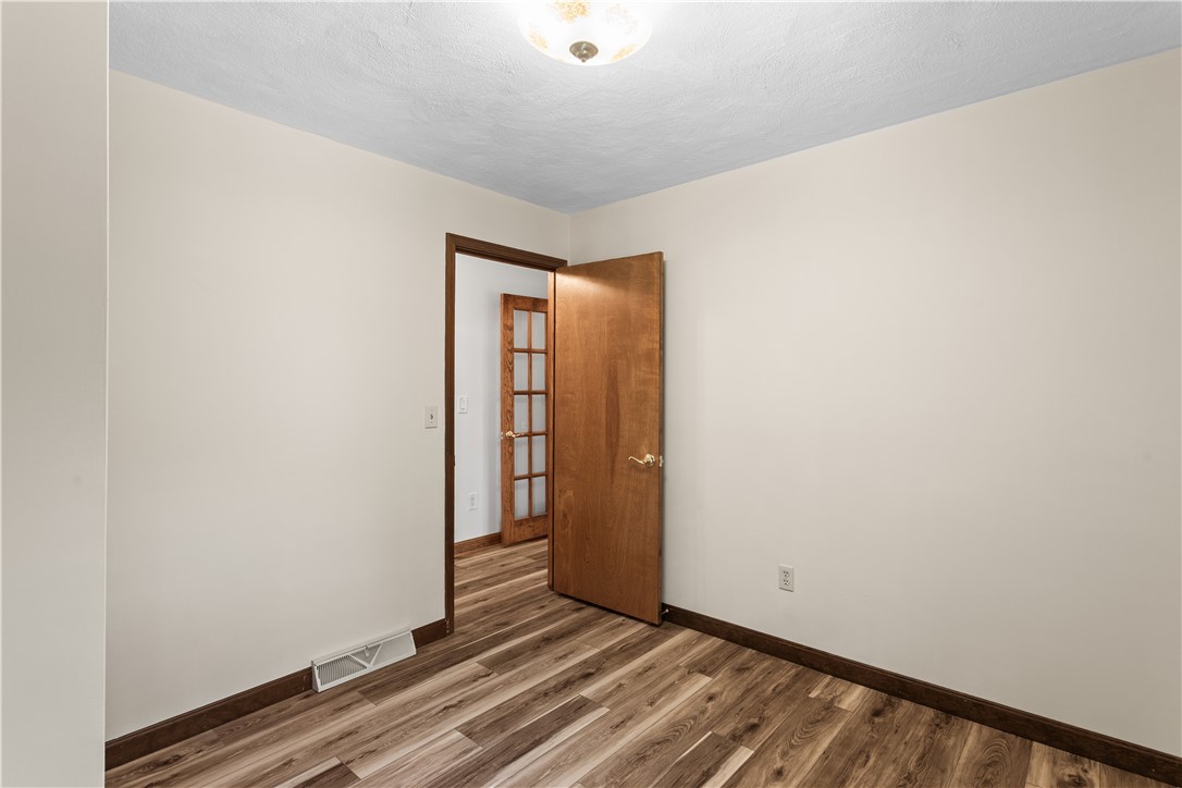 886 Weaver Hill Road Coventry, RI 02816 - Photo 12 of 50