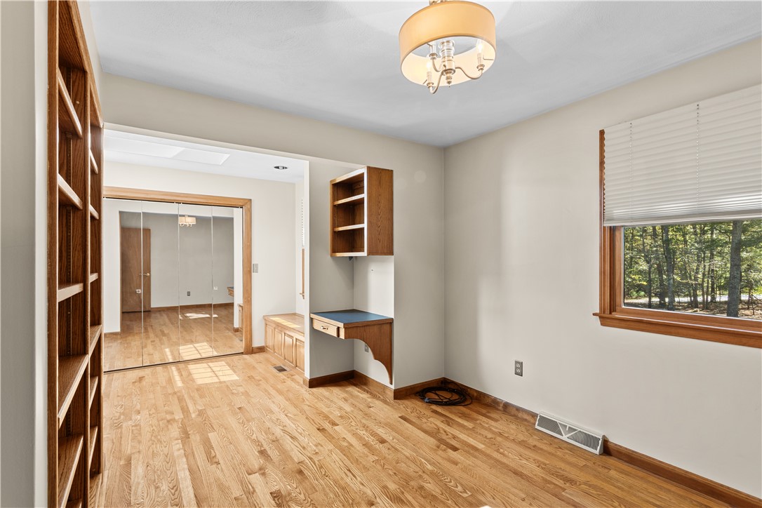 886 Weaver Hill Road Coventry, RI 02816 - Photo 13 of 50