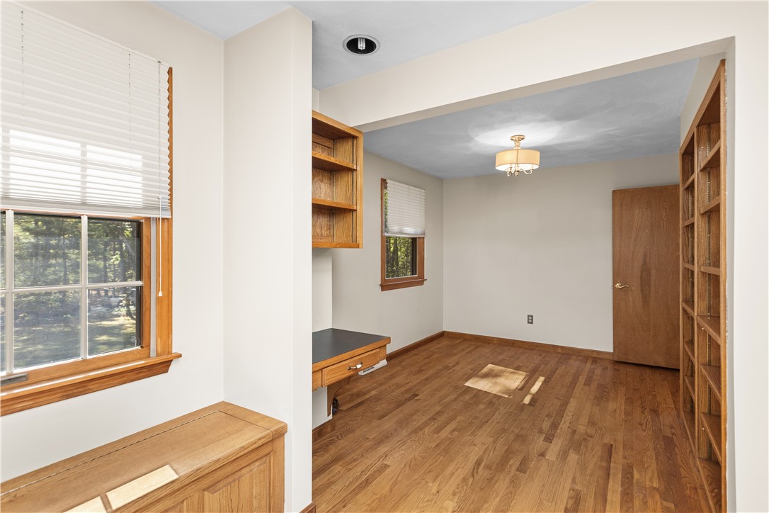 886 Weaver Hill Road Coventry, RI 02816 - Photo 16 of 50